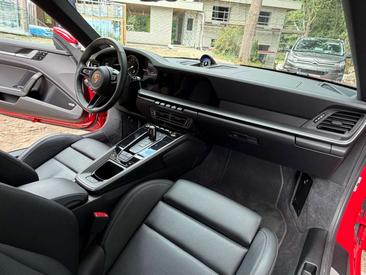 Porsche 992 I Carrera 4S — photo 9
