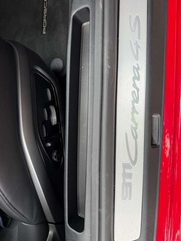 Porsche 992 I Carrera 4S — photo 13