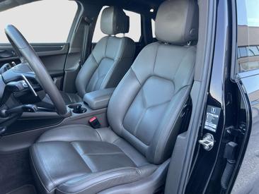 Porsche Macan Electrique Base — photo 6