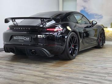 Porsche 718 Cayman GT4 — photo 5