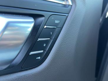Porsche Macan Electrique Base — photo 15