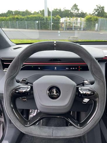 Lotus Eletre — photo 18