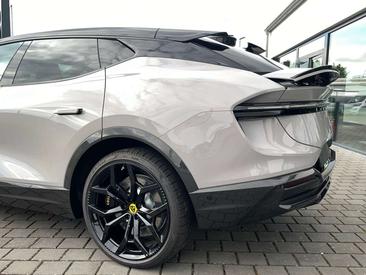 Lotus Eletre — photo 25