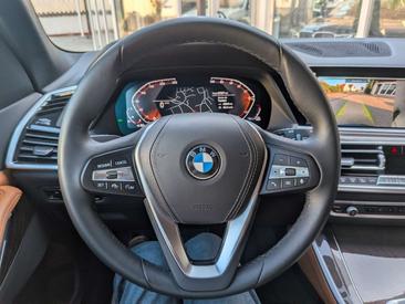 BMW X5 40i — photo 10