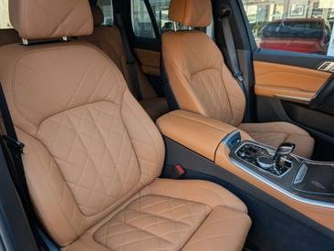 BMW X5 40i — photo 11