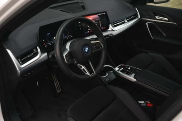 BMW IX1 M Sport EDrive20 — photo 8