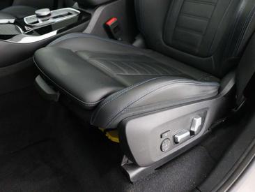BMW iX3 High Executive EDrive40 — photo 8