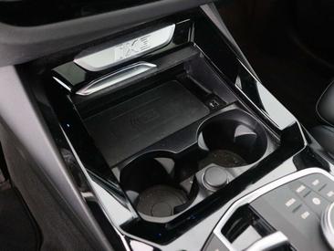 BMW iX3 High Executive EDrive40 — photo 11