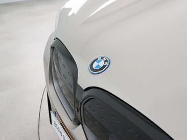 BMW iX3 High Executive EDrive40 — photo 23