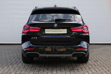 BMW iX3 M Sport — photo 5