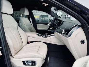 BMW X6 M50i — photo 16