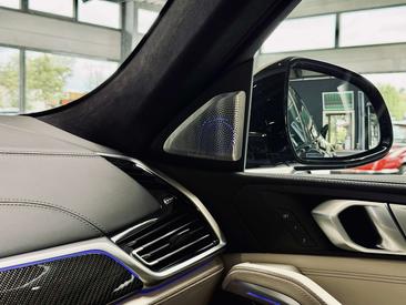 BMW X6 M50i — photo 26