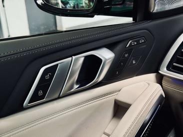 BMW X6 M50i — photo 30