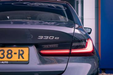 BMW Série 3 Business 330e — photo 12