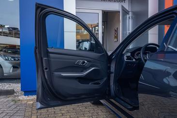 BMW Série 3 Business 330e — photo 16