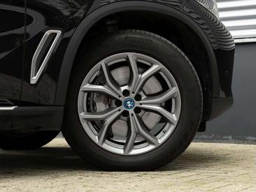 BMW X5 XDrive45e — photo 14