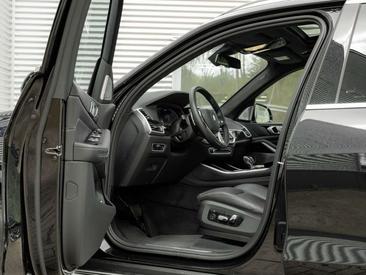 BMW X5 XDrive45e — photo 15