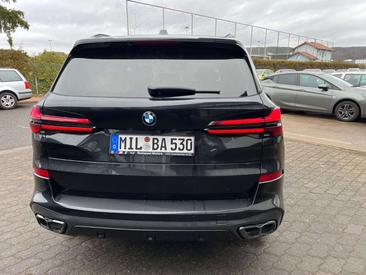 BMW X5 M60 XDrive — photo 10