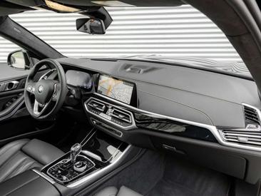 BMW X5 XDrive45e — photo 18