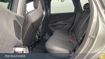 BMW iX3 EDrive40 — photo 8