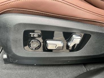 BMW X5 M60 XDrive — photo 17