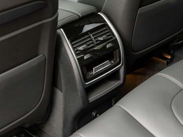 BMW X5 XDrive45e — photo 27