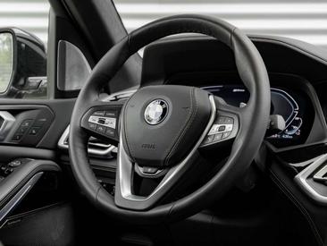 BMW X5 XDrive45e — photo 30