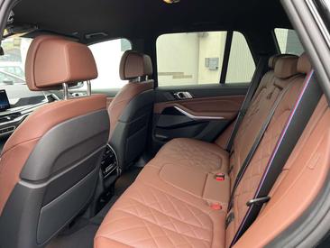 BMW X5 M60 XDrive — photo 24