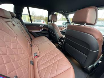 BMW X5 M60 XDrive — photo 31