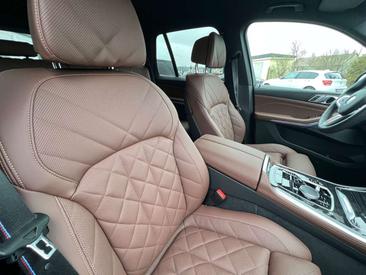 BMW X5 M60 XDrive — photo 33