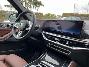 BMW X5 M60 XDrive — photo 34