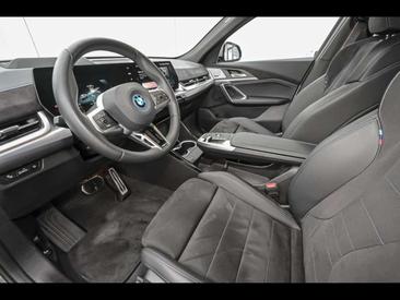 BMW IX2 EDrive20 — photo 6