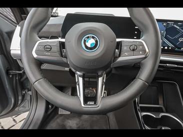 BMW IX2 EDrive20 — photo 9