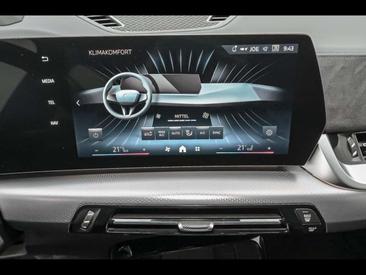 BMW IX2 EDrive20 — photo 12
