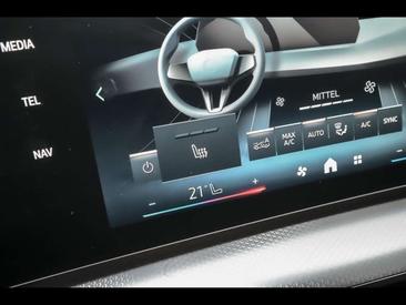 BMW IX2 EDrive20 — photo 13