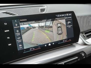 BMW IX2 EDrive20 — photo 15