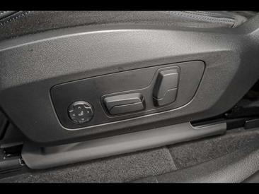 BMW IX2 EDrive20 — photo 18