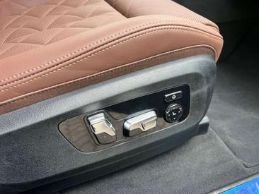 BMW X5 M60 XDrive — photo 40