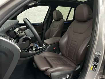 BMW iX3 M Sport — photo 3