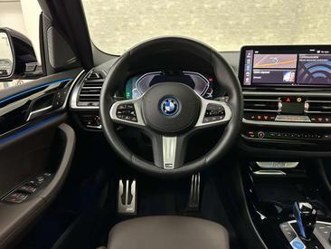 BMW iX3 M Sport — photo 4