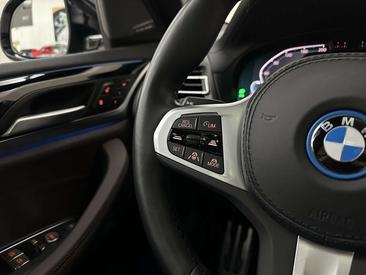 BMW iX3 M Sport — photo 7