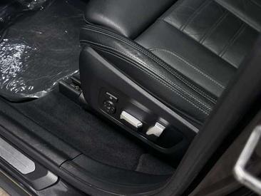 BMW iX3 — photo 25