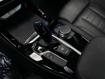 BMW iX3 — photo 31