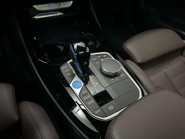 BMW iX3 M Sport — photo 29