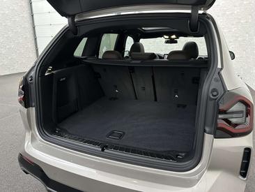 BMW iX3 M Sport — photo 34