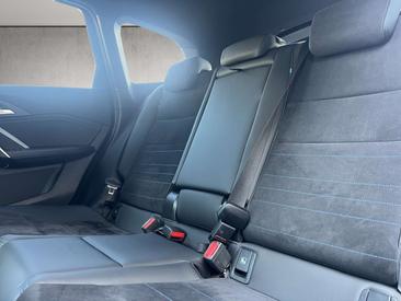 BMW IX1 EDrive20 — photo 11