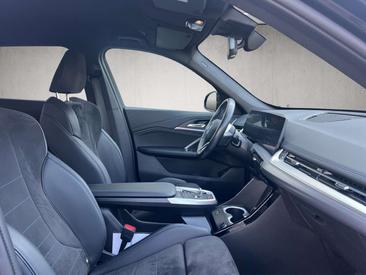 BMW IX1 EDrive20 — photo 15
