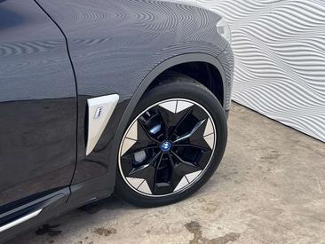 BMW iX3 — photo 17