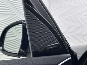 BMW iX3 — photo 24