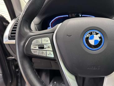 BMW iX3 — photo 29
